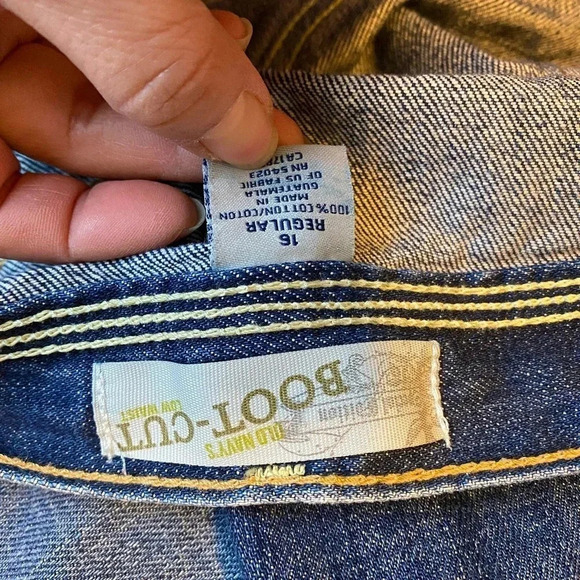 Old Navy Boot-Cut Low Waist Special Edition Jeans Women Size 16 Regular Pockets - Picture 4 of 7